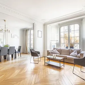 luxury-living-in-passy.fr-paris.fr/